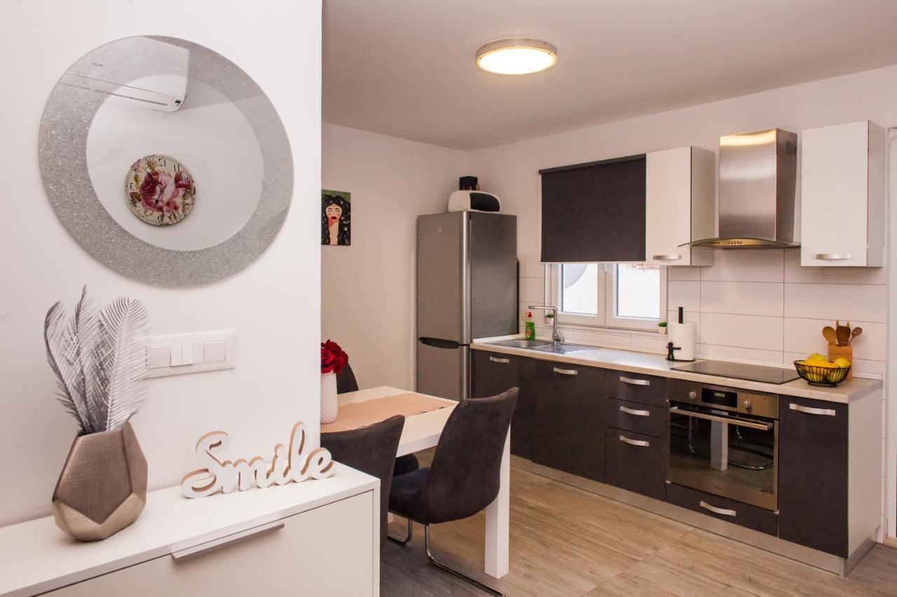 Apartman Miki - City Center With Large Balcony Split
